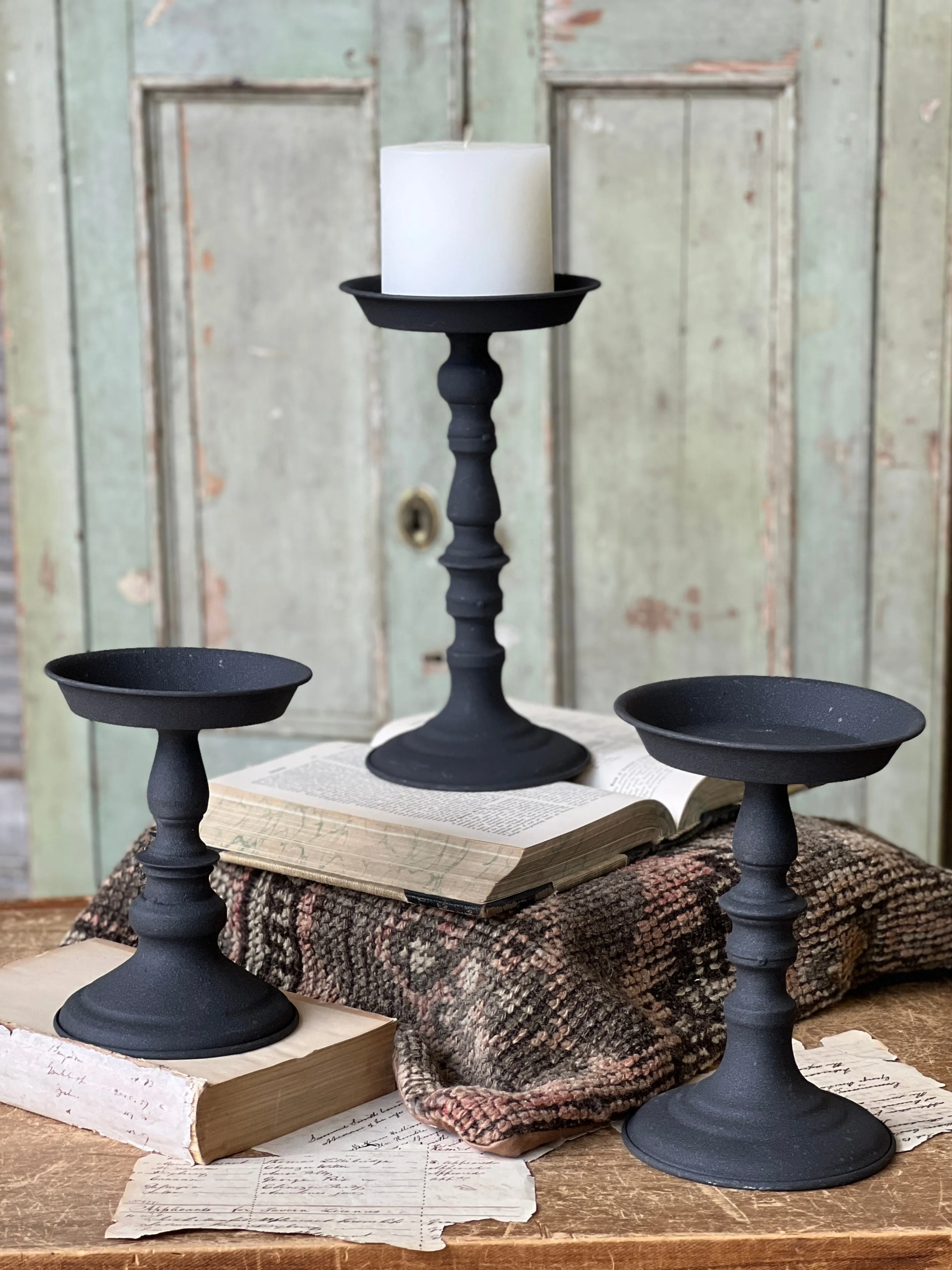 Verona Holder | 12" | Black | CASE PACK SPECIAL!  $4.95-48 *