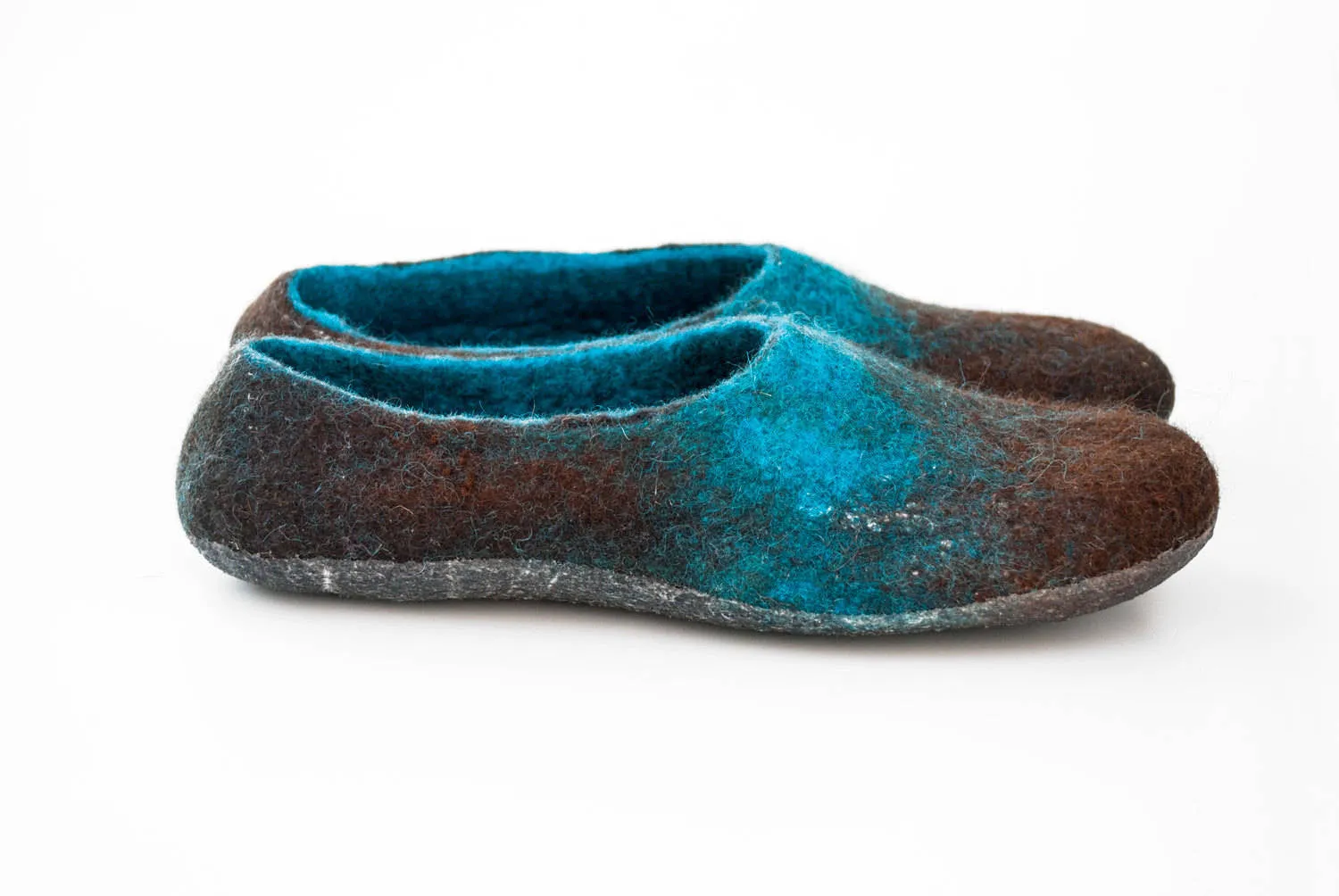Wool for wet felting. Bright turquoise