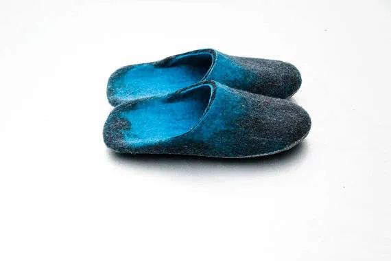 Wool for wet felting. Bright turquoise